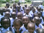 Schulmaterialien und Ernährungssicherung für die Waisenkinder von Kanyala Little Stars
